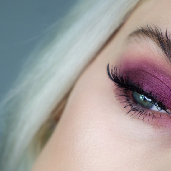 ColourPop "Amor" eyeshadow palette - Picture 9 of 12